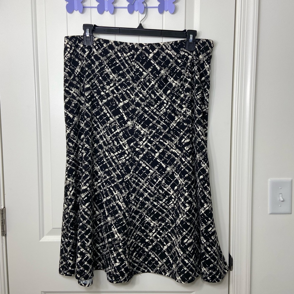 EUC Vintage JM Collection women’s black gray cream zip flowy midi skirt size 16